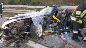 Schwerer Verkehrsunfall auf der B2, Bild 01