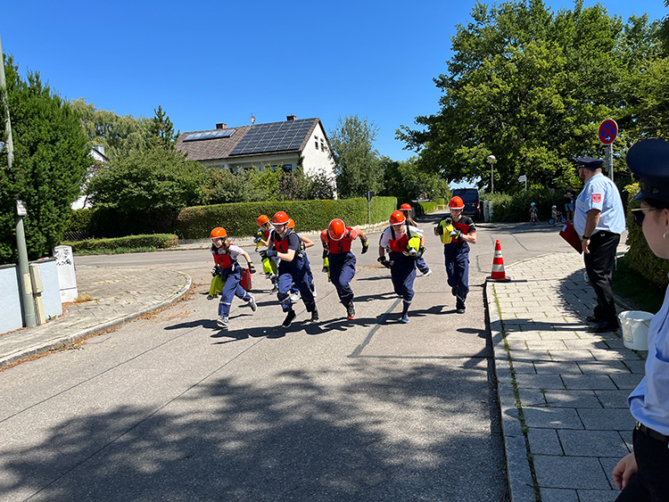 Kreisfeuerwehrverband gratuliert zur Jugendleistungsspange, Bild 1