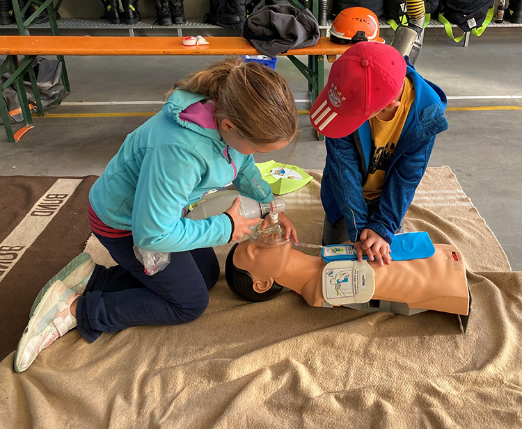 „Kinderleicht“ Erste Hilfe mit einem AED