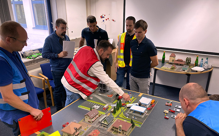 Pilotlehrgang Führungssimulationstraining für Einsatzleiter, Bild 2