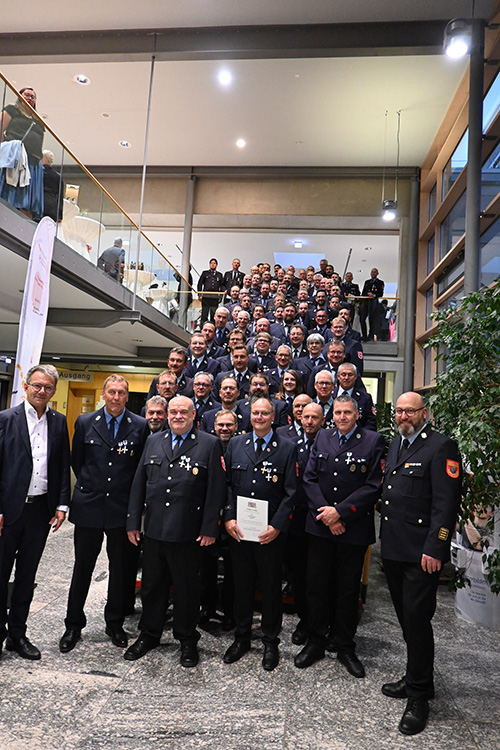 Ehrung verdienter Einsatzkräfte der Feuerwehren des Landkreises
