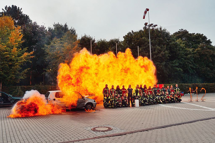 Feuriger Fortbildungstag für Feuerwehrfrauen, Bild 1