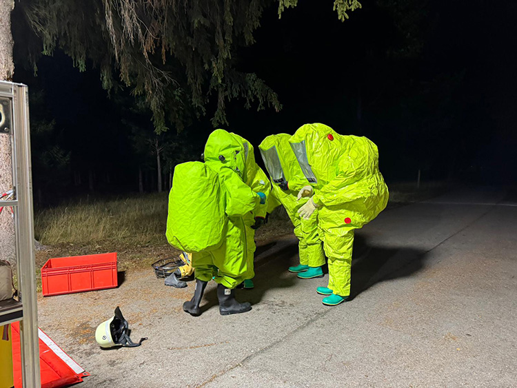 Gefahrgutübung Tanklage Krailing, Bild 09