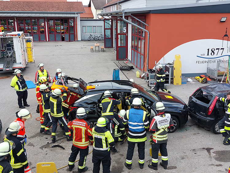 Aufruf: Kreisfeuerwehrverband sucht Schrottfahrzeuge f&uuml;r Ausbildungsveranstaltungen in technischer Hilfeleistung!
