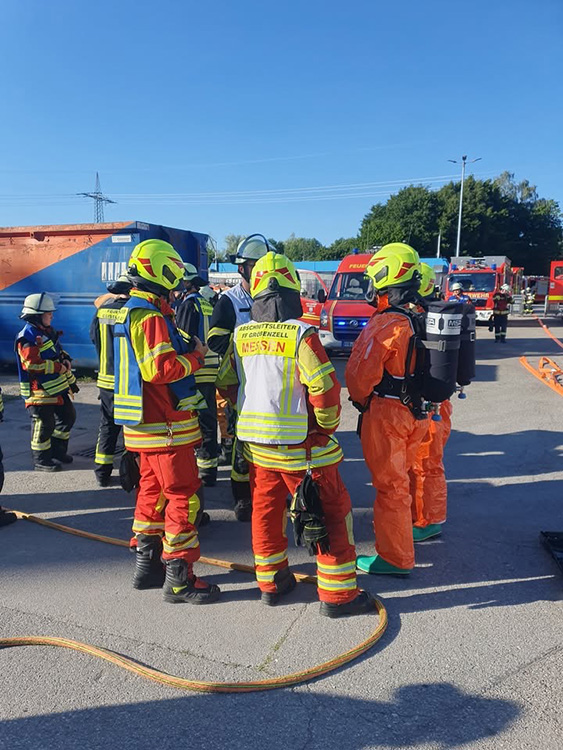 &Uuml;bung der Gefahrguteinheiten, Bild 4